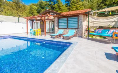 Villa Fulya Doğa İçinde Jakuzili Balayı Villası