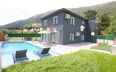 Villa Ecrinsu, Bahçeli Muhafazakar Balayı Villası