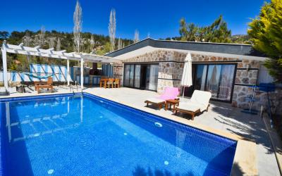 Villa Romanson, Jakuzili Korunaklı Balayı Villası