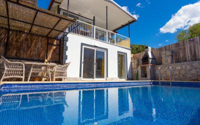 Villa Moren, Jakuzili Lüks Balayı Villası