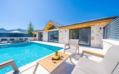 Villa Sailor, Şık Tasarımlı Jakuzili Balayı Villası