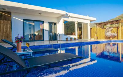 Villa Özlü - İslamlar'da Korunaklı, Jakuzili Doğa Balayı Villası