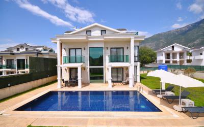 Villa Akdağ, Bahçeli Özel Havuzlu Lüks Balayı Villası