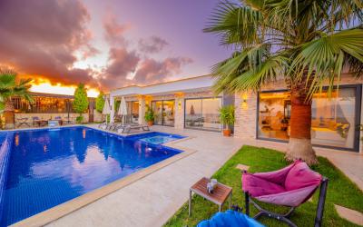  Villa Mancero | Kalkan Çavdır'da Geniş Havuzlu & Saunalı Kiralık Villa