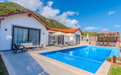 Villa Dessa - Korunaklı Havuz Alanlı Villa Kiralama 