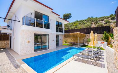 Villa Luvi - Denize Yakın, Jakuzili & Muhafazakar Kiralık Villa