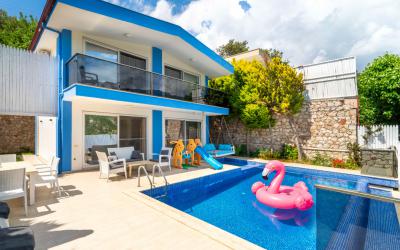 Villa Deniz - Muhafazakar Havuz Alanlı Kiralık Balayı Villası