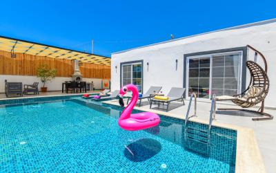 Villa Gıbrıs, Denize Yakın Jakuzili Balayı Villası 