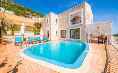 Villa Berat Denize Yakın Tatil Villası