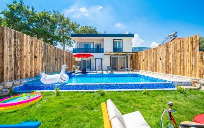 Villa Pine Garden, Jakuzili Muhafazakar Balayı Villası