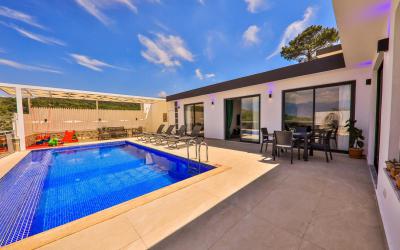 Villa Zeybek, Jakuzili Lüks Balayı Villası